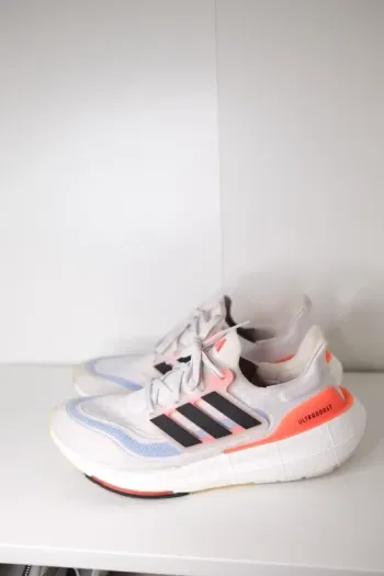 Używany Adidas Ultra Boost Light Running Shoes
