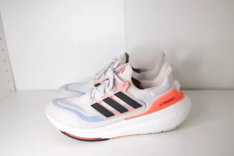 Gebrauchtes Adidas Ultra Boost Light bike — Bild 2 von 2
