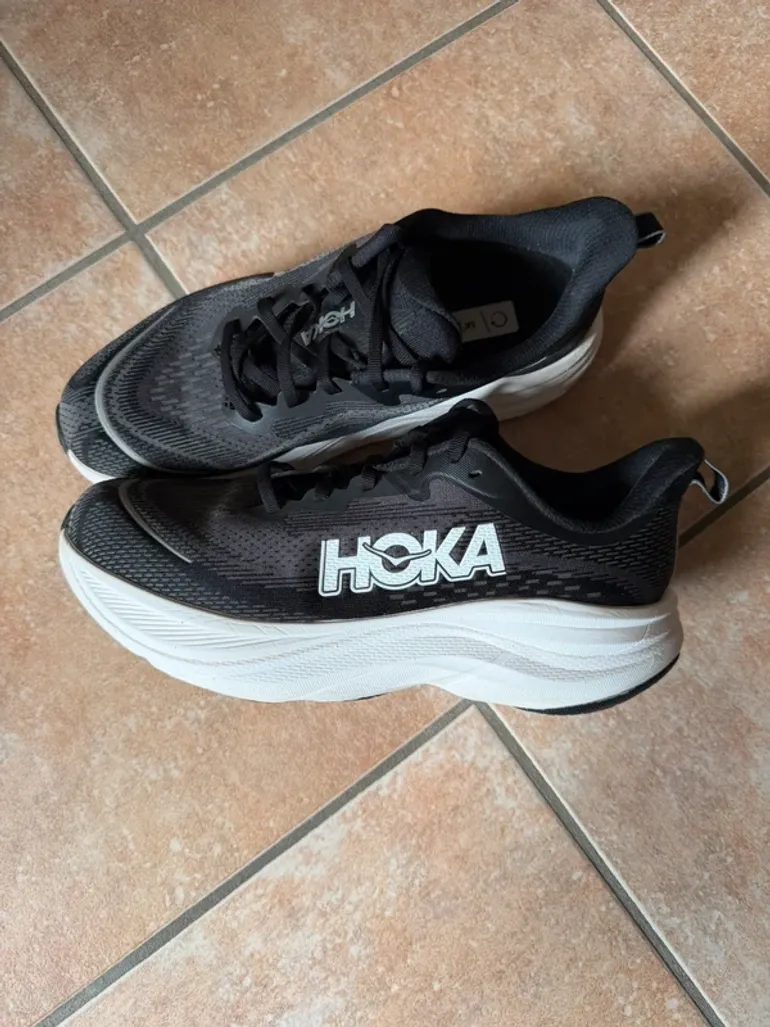 Używany Hoka Skyflow bike — zdjęcie 3 z 10