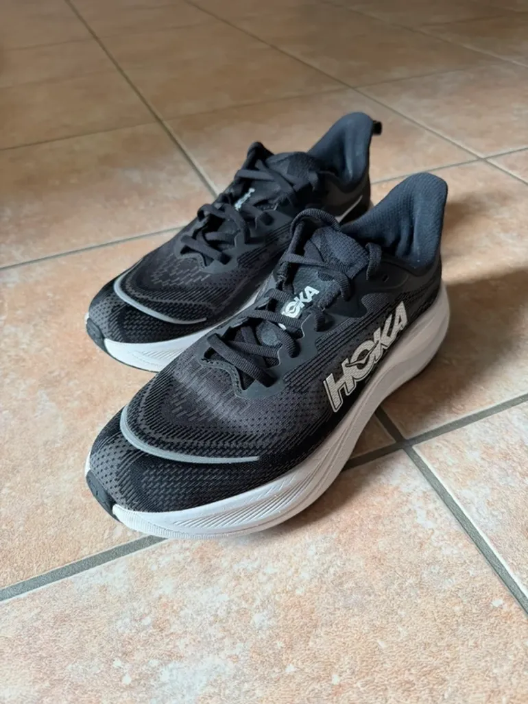 Używany Hoka Skyflow bike — zdjęcie 2 z 10