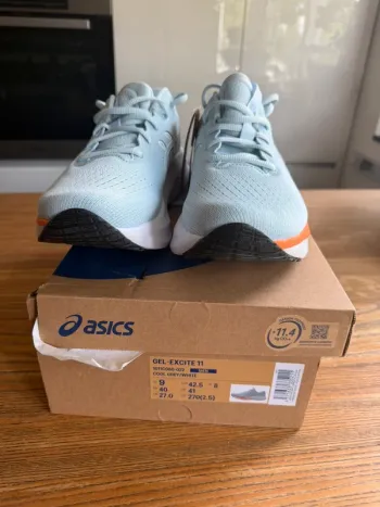 Used White Gel-excite 11 Running Shoes