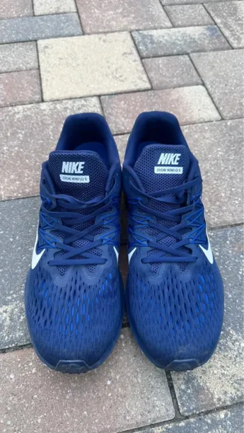 Used Nike Zoom Winflo 5 Running Shoes