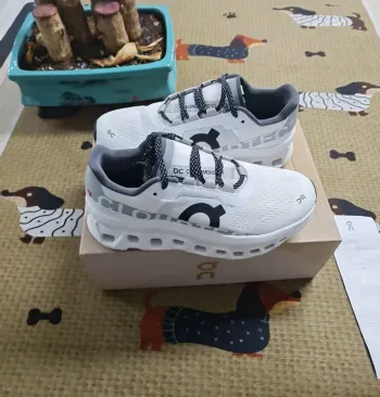 Käytetty On Running Cloud Running Shoes Size 43 Running Shoes