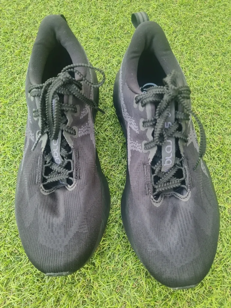 Used Asics Novablast 5 bike — image 2 of 5