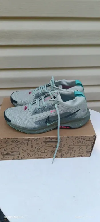 Used Pegasus Trail 5 GTX Running Shoes