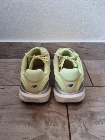 Gebrauchtes New Balance 1080 V15 bike — Bild 2 von 6
