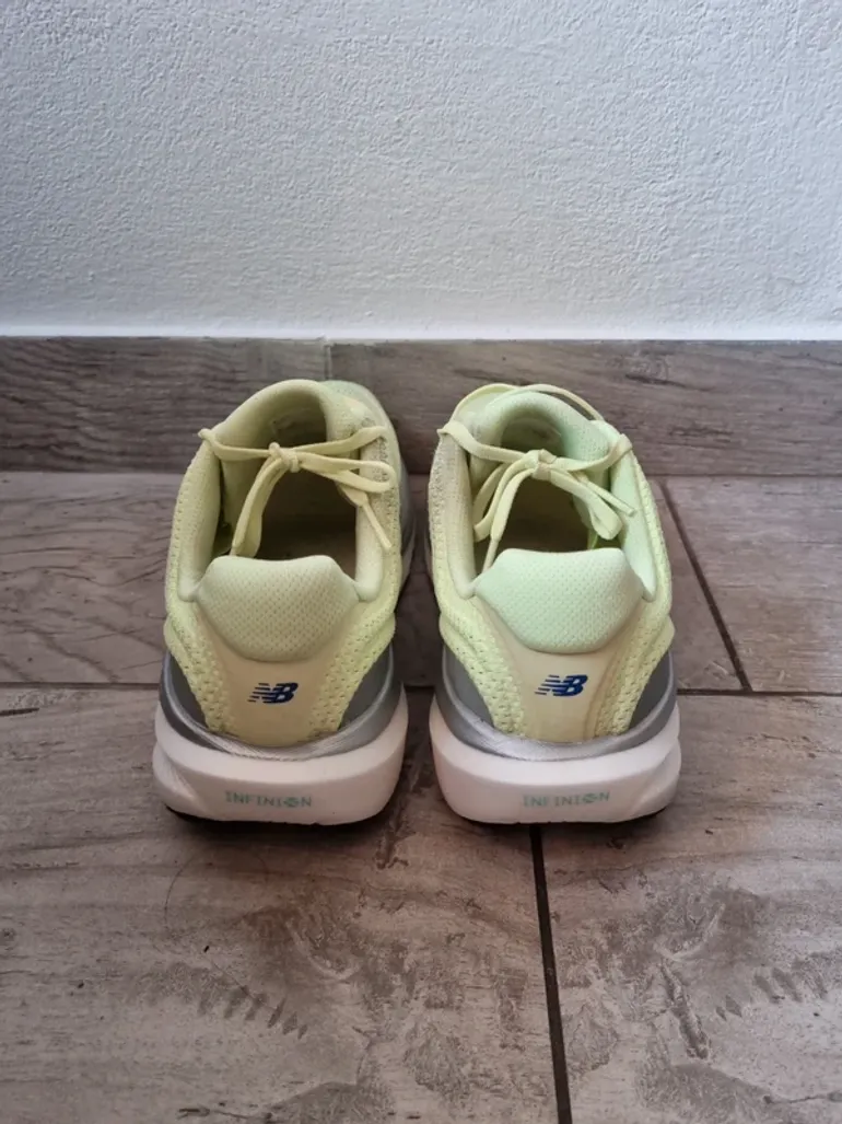 Gebrauchtes New Balance 1080 V15 bike — Bild 2 von 6