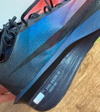 New Balance Vaporfly 4 bike usato — immagine 6 di 8