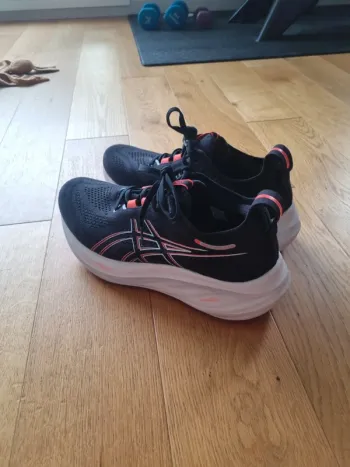 Gebrauchtes Orange Gel Nimbus 26 Running Shoes