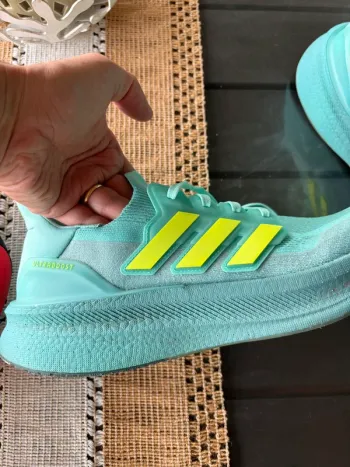 Adidas Ultraboost Light Running Shoes usato