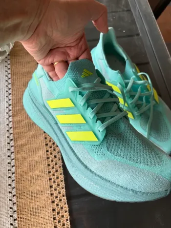 Adidas Ultraboost Light bike usato — immagine 2 di 2