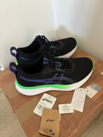 Używany Asics Gel Pulse 17 Running Shoes