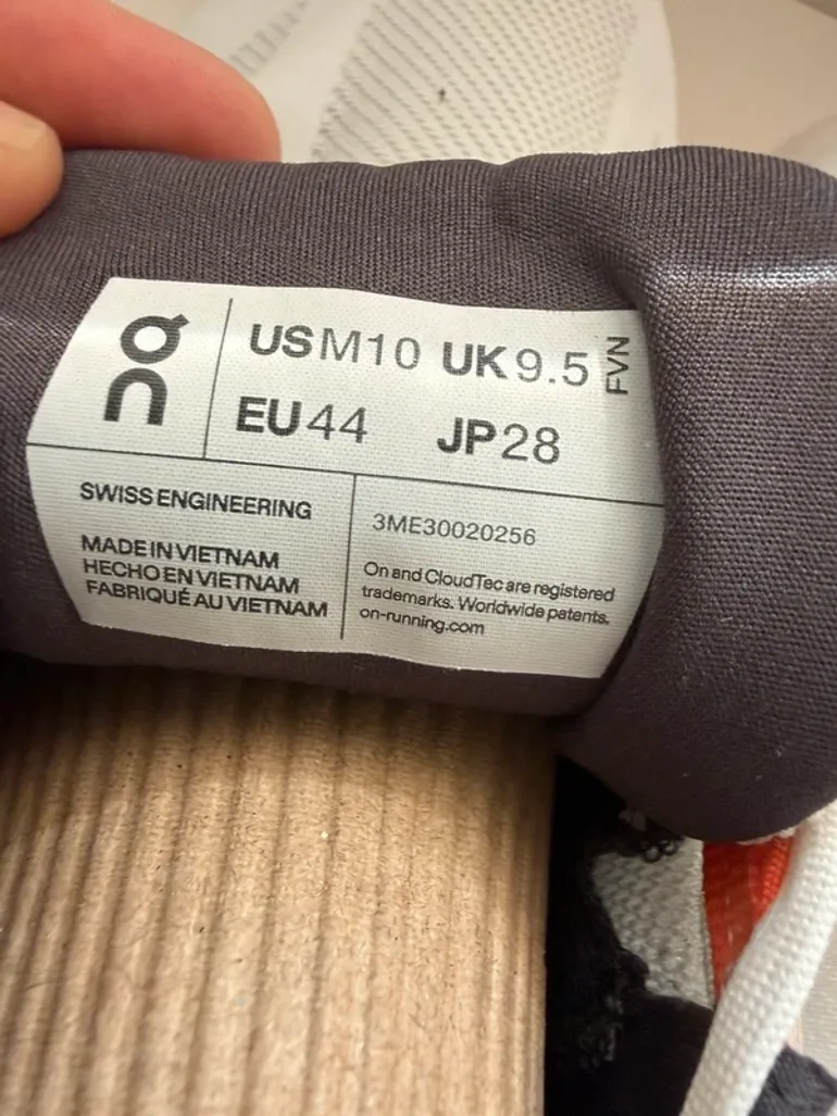 Used 100% On Running shoes bike — image 6 of 7