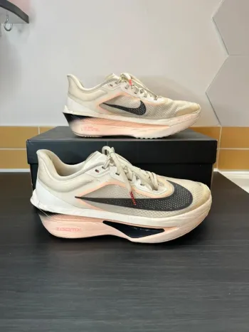 Used Nike ZOOM Fly 6 Running Shoes