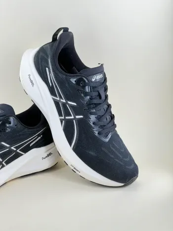 Used Asics GT-2000 13 Running Shoes