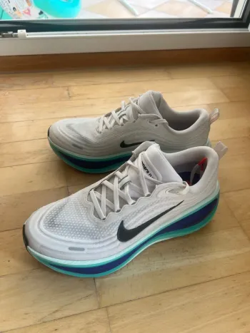 Used Nike Vomero Plus Running Shoes