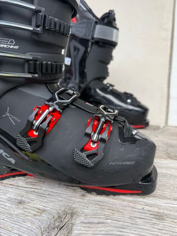 Tweedehands Nordica Speed Machine 2025 bike — afbeelding 5 van 6