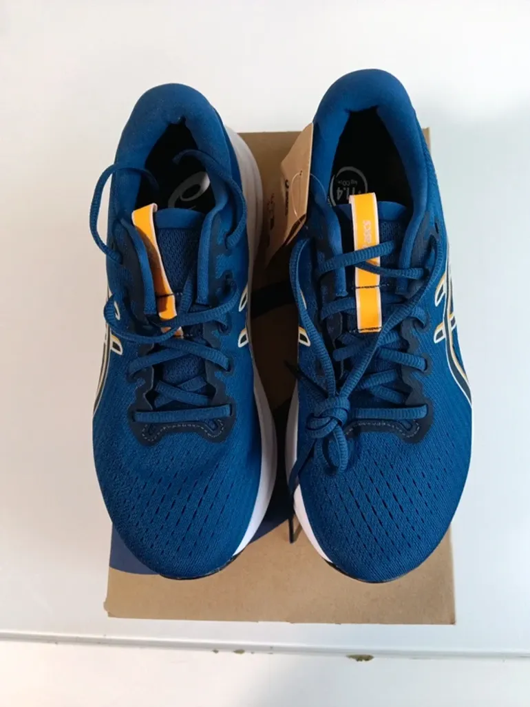 Used Asics Running Shoes bike — image 6 of 6