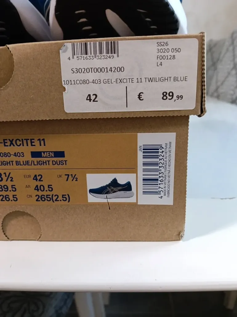 Used Asics Running Shoes bike — image 2 of 6