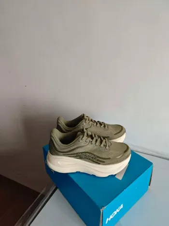 Käytetty Hoka Shoes size 43 Running Shoes
