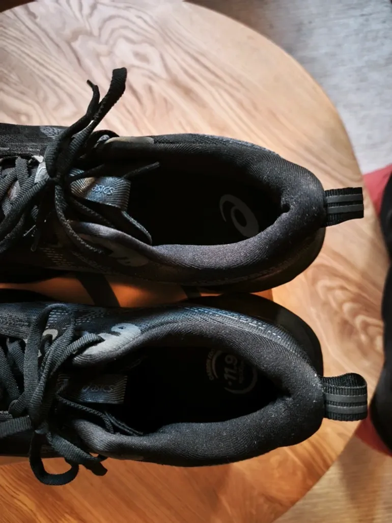 Used Asics Novoblast 5 bike — image 6 of 6