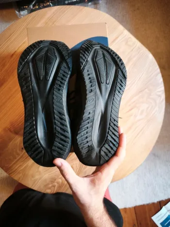 Used Asics Novoblast 5 bike — image 4 of 6