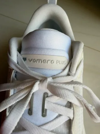 Used White Nike Vomero Plus bike — image 5 of 7