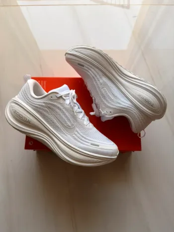 Used White Nike Vomero Plus Running Shoes