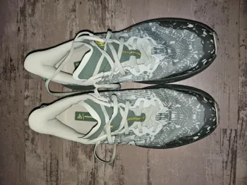 Used Hoka Speedgoat 6 GTX bike — image 3 of 5