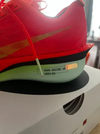 Used Orange Vaporfly 4 bike — image 5 of 9