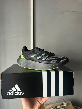 Käytetty Adidas Adizero Running Shoes