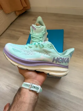 Used Hoka Clifton 9 Running Shoes
