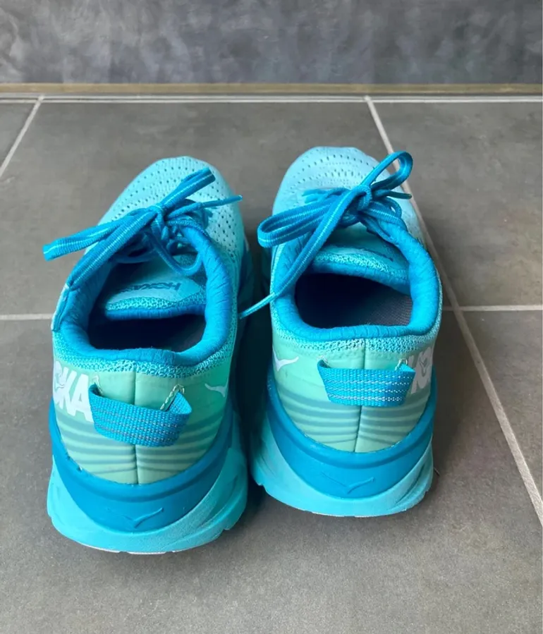 Used Hoka Running Shoes bike — image 2 of 9