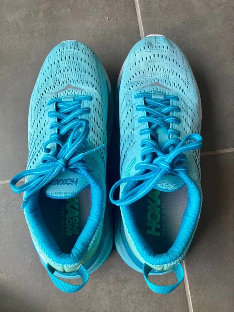Used Hoka Running Shoes bike — image 4 of 9