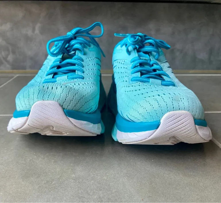 Used Hoka Running Shoes bike — image 7 of 9