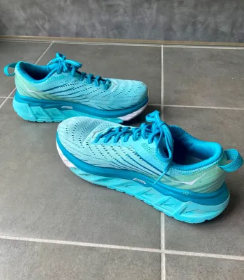Used Hoka Running Shoes bike — image 3 of 9