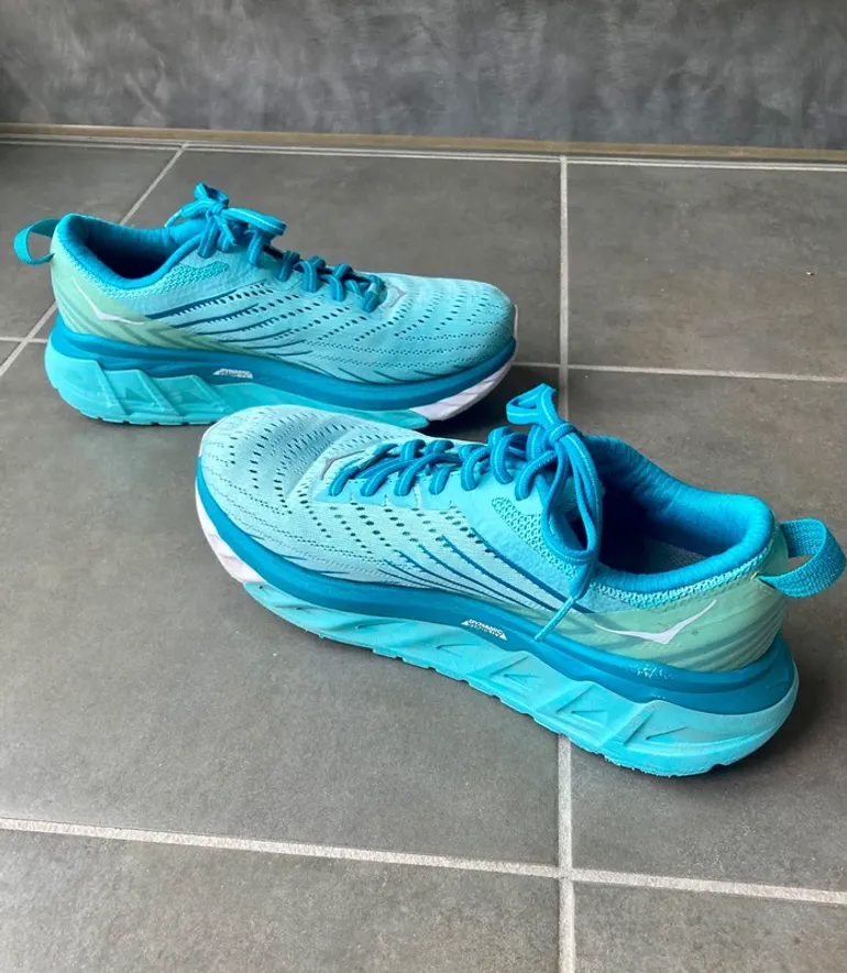 Used Hoka Running Shoes bike — image 3 of 9