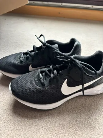 Used Nike Sportschuhe Running Shoes