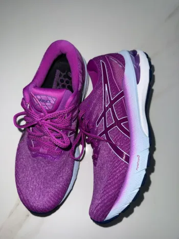 Used Asics GT-2000 bike — image 3 of 10