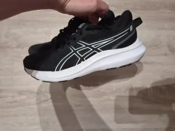 Tweedehands Asics Baskets Running Shoes