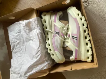 Used On Running Cloudvista 2 Running Shoes