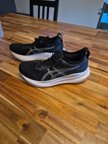 Używany Asics Gel-Kayano 31 Running Shoes