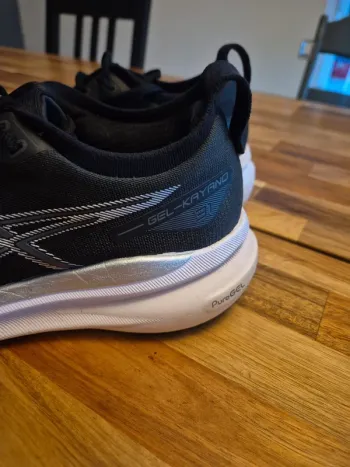 Used Asics Gel-Kayano 31 bike — image 2 of 9