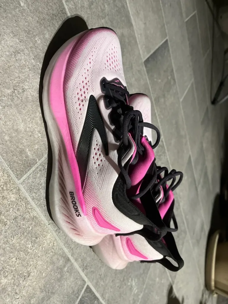 Brooks Running Shoes bike usato — immagine 3 di 7