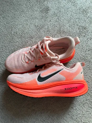Nike Vomero 18 Running Shoes d'occasion