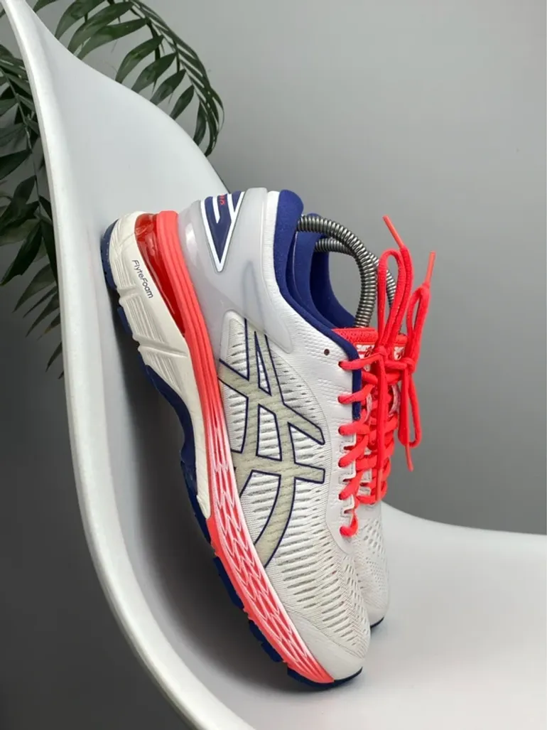 Used Ideal Gel-Kayano 25 bike — image 2 of 11