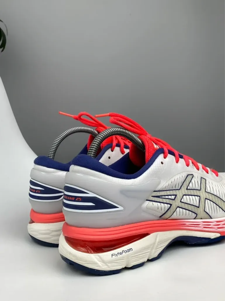 Used Ideal Gel-Kayano 25 bike — image 5 of 11