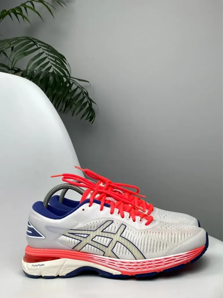Used Ideal Gel-Kayano 25 bike — image 4 of 11