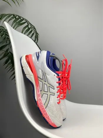 Used Ideal Gel-Kayano 25 Running Shoes