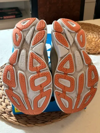 Used Hoka Bondi 8 bike — image 6 of 7
